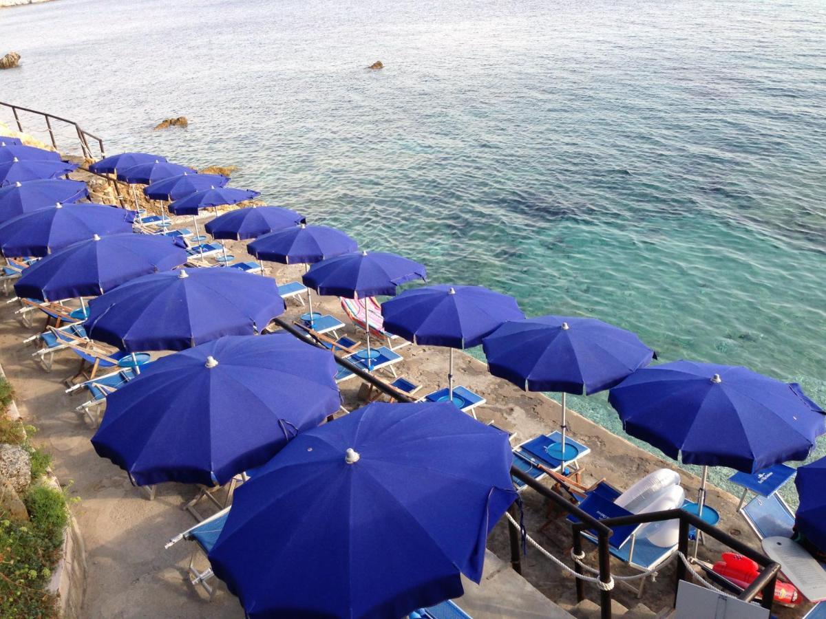 Hotel Villa Ombrosa Portoferraio Exterior photo