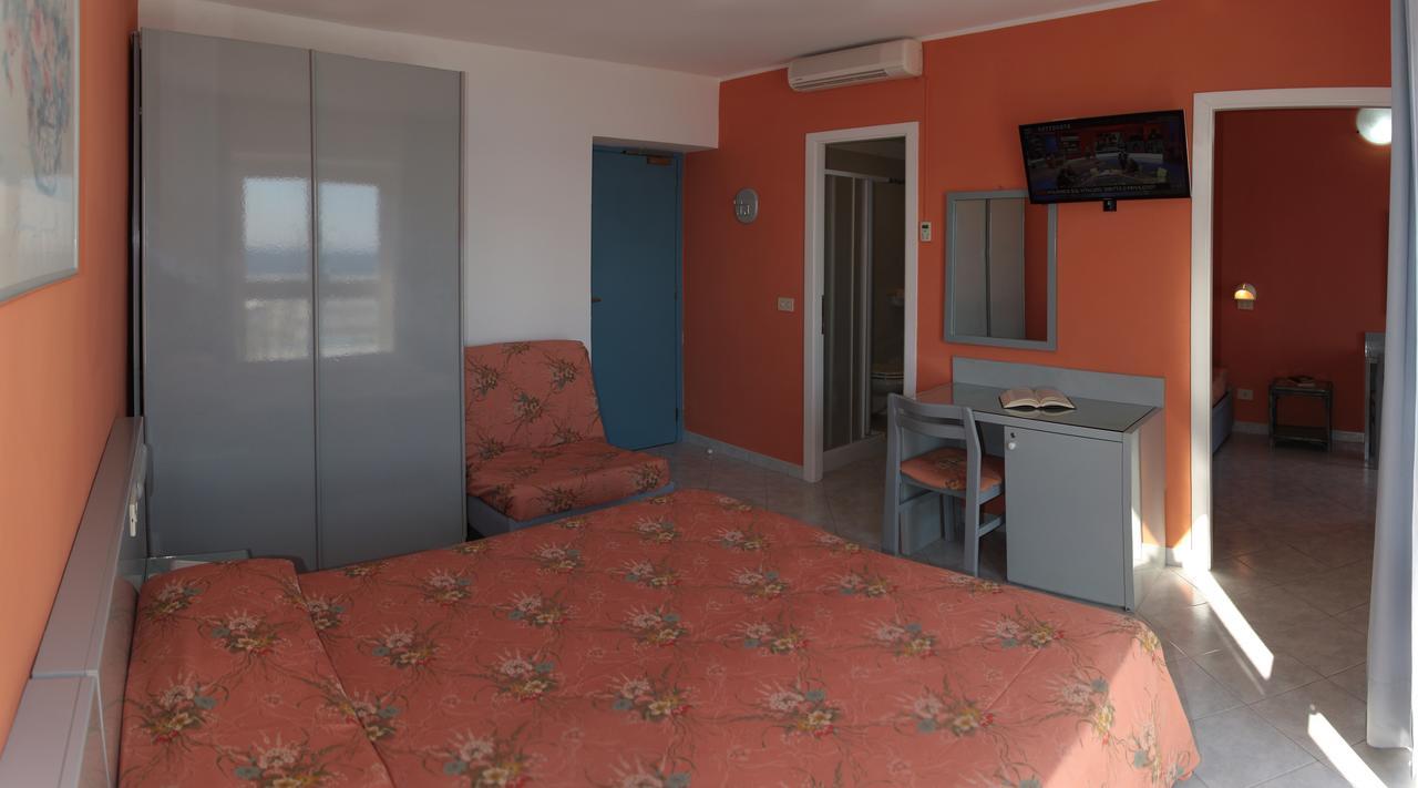 Hotel Villa Ombrosa Portoferraio Room photo