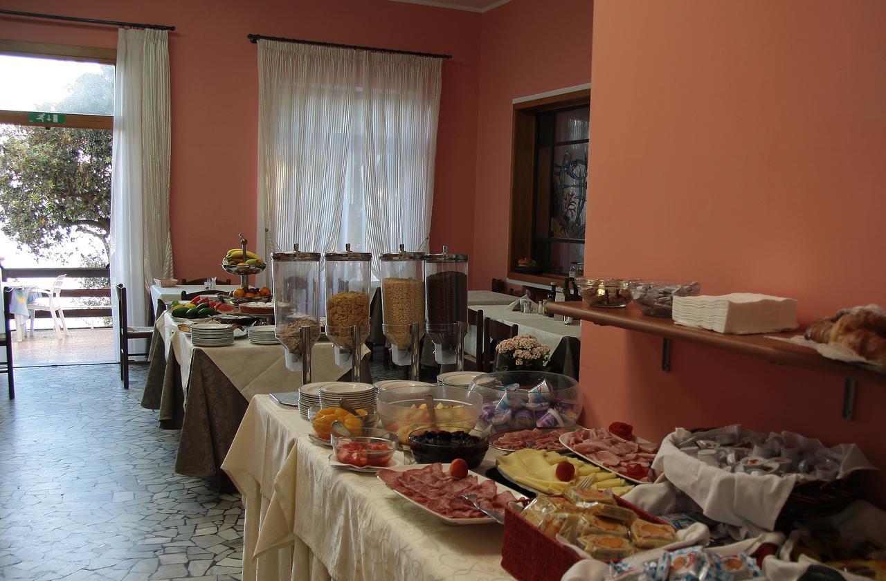 Hotel Villa Ombrosa Portoferraio Room photo