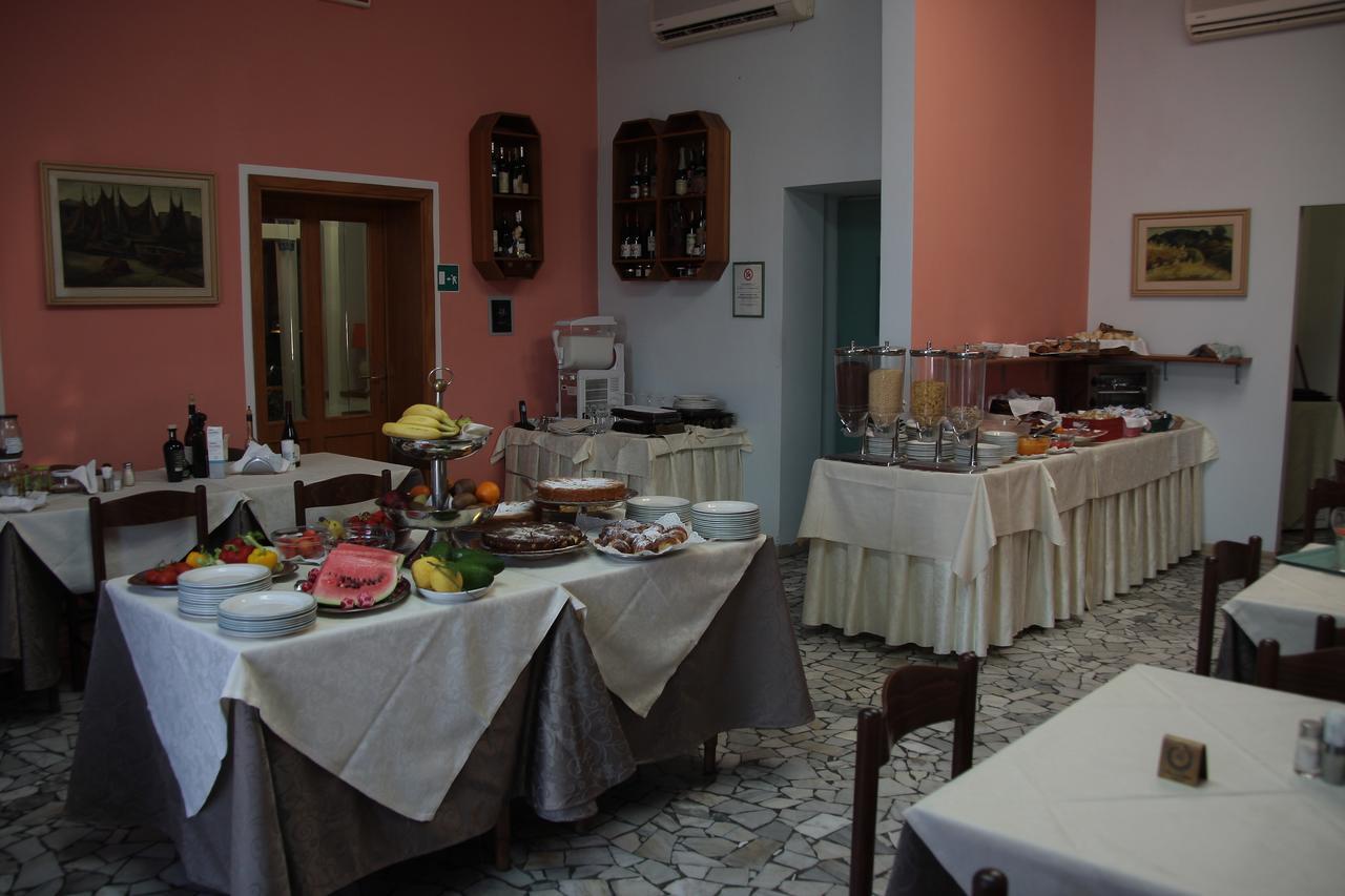 Hotel Villa Ombrosa Portoferraio Room photo